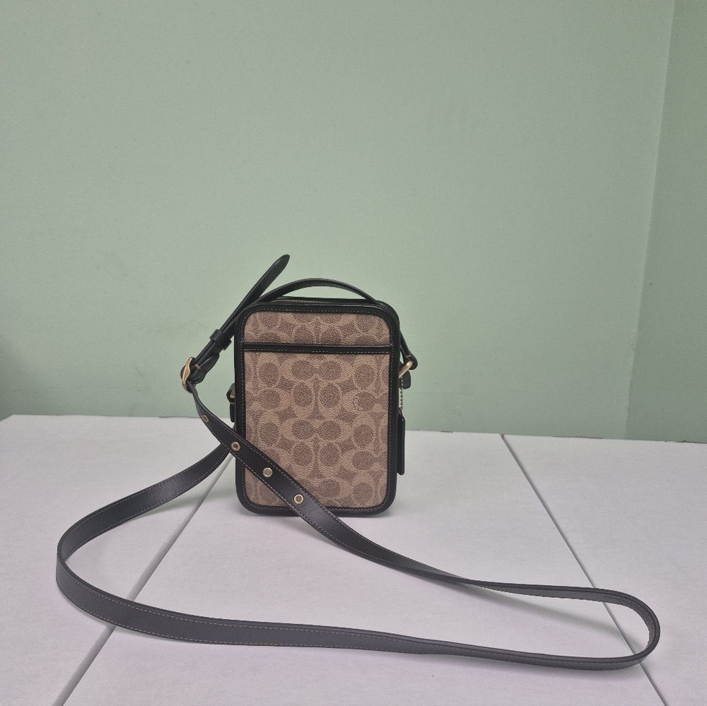 Coach Leather And Signature Zip Camera Crossbody M1961-182 Limited Edition EUC